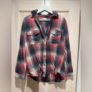 Soft flattering plaid shirt L